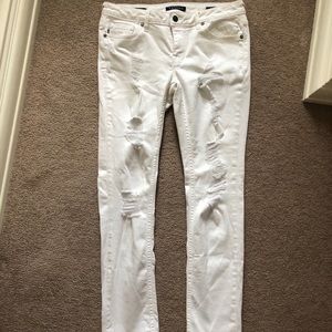 Vigoss Thompson Tomboy White Distressed Jeans
